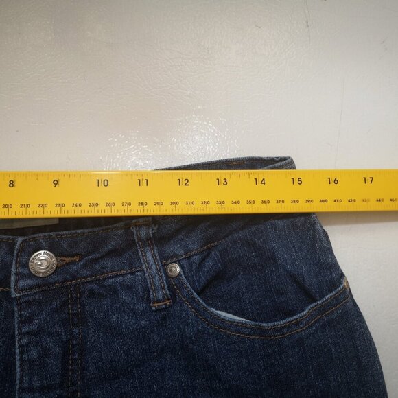 Denver Hayes Classic Fit Ladies Size 8/34 Medium Wash Slight Flare Blue Jeans - Picture 10 of 12
